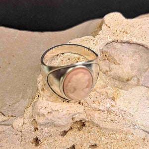 Δαχτυλίδι καμέο, ροζ φόντο και γυναικεία φιγούρα, ασημί 18052318