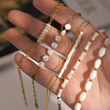 Φόρτωσε την φωτογραφία στο Gallery viewer, Ατσάλινο βραχιόλι αλυσίδα με πλακέ στρογγυλές χάντρες φίλντισι, σε χρυσαφί 13032412