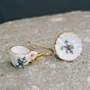 Σκουλαρίκια μινιατούρα σερβίτσιο πολύχρωμα λουλούδια, κουπίτσα & πιατάκι μικρό 1,8cm