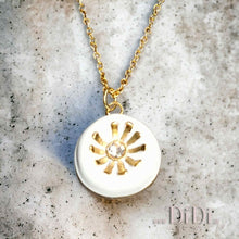 Φόρτωσε την φωτογραφία στο Gallery viewer, Ατσάλινο κολιέ με λευκό σμάλτο, σε κίτρινο χρυσό