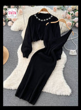Φόρτωσε την φωτογραφία στο Gallery viewer, Φόρεμα midi πλεχτό τιραντέ σετ με κοντό πουλόβερ με καρφωτές πέρλες στον λαιμό, μαύρο