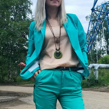 Φόρτωσε την φωτογραφία στο Gallery viewer, Κολιέ μακρύ, διπλό με μαύρο ξύλινο &amp; μεταλλικό στοιχείο, σε χρυσό αντικέ, με καφέ κορδόνι 09032412