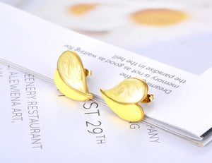 Σκουλαρίκια ατσάλινα, σχέδιο καρδιά με κίτρινο σμάλτο, σε κίτρινο χρυσό