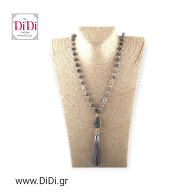 Κολιέ boho με φυσικά πετρώματα, γκρι στοιχείο και μεταξωτή φούντα