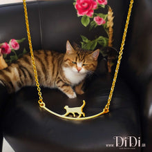 Φόρτωσε την φωτογραφία στο Gallery viewer, Ατσάλινο κολιέ γάτα μίνιμαλ, σε κίτρινο χρυσό 0304249