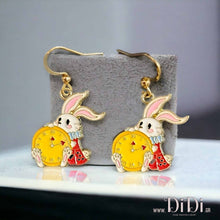 Φόρτωσε την φωτογραφία στο Gallery viewer, Σκουλαρίκια η Αλίκη στην χώρα των Θαυμάτων, 0103241