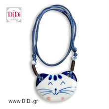 Φόρτωσε την φωτογραφία στο Gallery viewer, Κολιέ με κεραμικό στοιχείο γάτα, σε μπλε ρυθμιζόμενο κορδόνι 12042421
