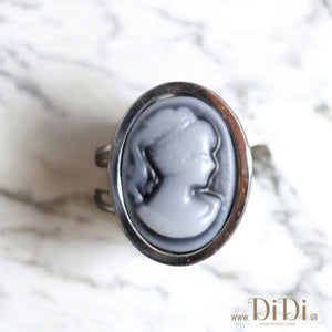 Δαχτυλίδι ατσάλινο καμέο 13mm x 18mm, λευκή γυναικεία φιγούρα, ασημί, 2305256S