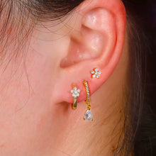 Φόρτωσε την φωτογραφία στο Gallery viewer, Σκουλαρίκια ατσάλινα σετ 3άδα, λευκές πέτρες, 09092512W