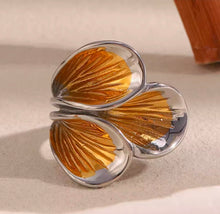 Φόρτωσε την φωτογραφία στο Gallery viewer, Ατσάλινο δαχτυλίδι μεγάλο, δίχρωμο ασημί - χρυσό, 1911253