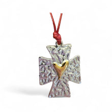 Φόρτωσε την φωτογραφία στο Gallery viewer, Κολιέ σταυρός ατσάλινος με σχέδιο, σε ασημί - κίτρινο χρυσό, 0802265