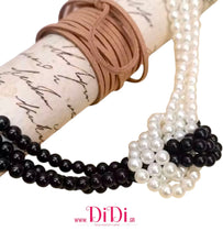 Φόρτωσε την φωτογραφία στο Gallery viewer, Κολιέ με πέρλες άσπρο- μαύρο 6mm, σε κίτρινο χρυσό, 1911251