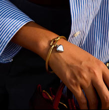 Φόρτωσε την φωτογραφία στο Gallery viewer, Ατσάλινο βραχιόλι σταθερή βέργα οβάλ με καρδιά, σε κίτρινο χρυσό, 20102517