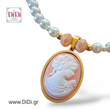 Φόρτωσε την φωτογραφία στο Gallery viewer, Κολιέ ατσάλινο με γυάλινες πέρλες &amp; κρύσταλλα, στοιχείο ατσάλινο με ροζ καμέο 1,8cm x 2,5cm, σε κίτρινο χρυσό, 1410253