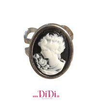 Φόρτωσε την φωτογραφία στο Gallery viewer, Δαχτυλίδι ατσάλινο καμέο 13mm x 18mm, λευκή φιγούρα, ασημί, 0502261S
