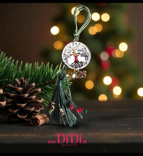 Φόρτωσε την φωτογραφία στο Gallery viewer, Χριστουγεννιάτικο ξύλινο γούρι, 2510254 (+σχέδια)