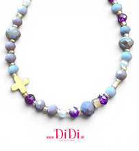 Φόρτωσε την φωτογραφία στο Gallery viewer, Βραχιόλι χειροποίητο σε μοβ αποχρώσεις με σταυρό, σε κίτρινο χρυσό, 09062614I