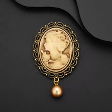 Φόρτωσε την φωτογραφία στο Gallery viewer, Καρφίτσα Καμέο (Cameo) ρετρό, με πέρλα σε καφέ αποχρώσεις, χρυσό αντικέ, 30102516