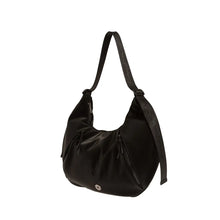 Φόρτωσε την φωτογραφία στο Gallery viewer, Τσάντα ώμου Oval Bag με ιμάντα, μαύρη, 24242