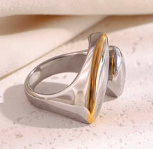 Φόρτωσε την φωτογραφία στο Gallery viewer, Ατσάλινο δαχτυλίδι μεγάλο, δίχρωμο ασημί - χρυσό, 1911255