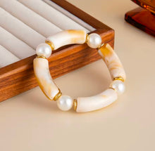 Φόρτωσε την φωτογραφία στο Gallery viewer, Βραχιόλι ακριλικές χάντρες εκρού-χρυσό, δίχρωμο, 20102516