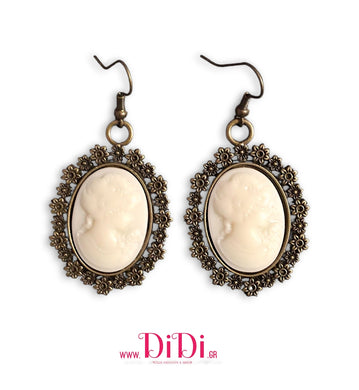 Σκουλαρίκια κρεμαστά μπεζ καμέο, σε χρυσό αντικέ,2710259