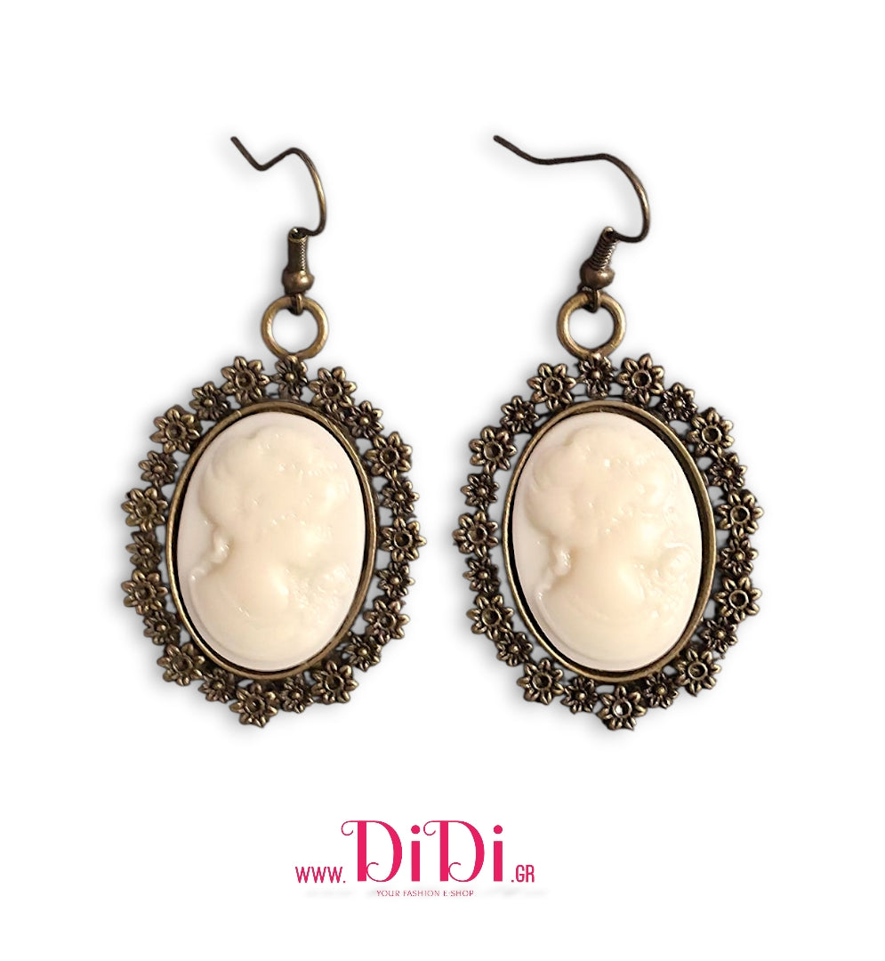 Σκουλαρίκια κρεμαστά μπεζ καμέο, σε χρυσό αντικέ,2710259