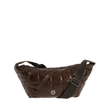 Φόρτωσε την φωτογραφία στο Gallery viewer, Τσάντα Croissant Bag καπιτονέ, σοκολά, 24260