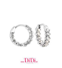 Φόρτωσε την φωτογραφία στο Gallery viewer, Σκουλαρίκια κρίκοι ατσάλινοι 2cm στρογγυλά με καρφωτά λευκά στρας, ασημί, 21112514S