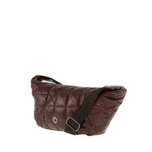 Φόρτωσε την φωτογραφία στο Gallery viewer, Τσάντα Croissant Bag καπιτονέ, μπορντό, 24260