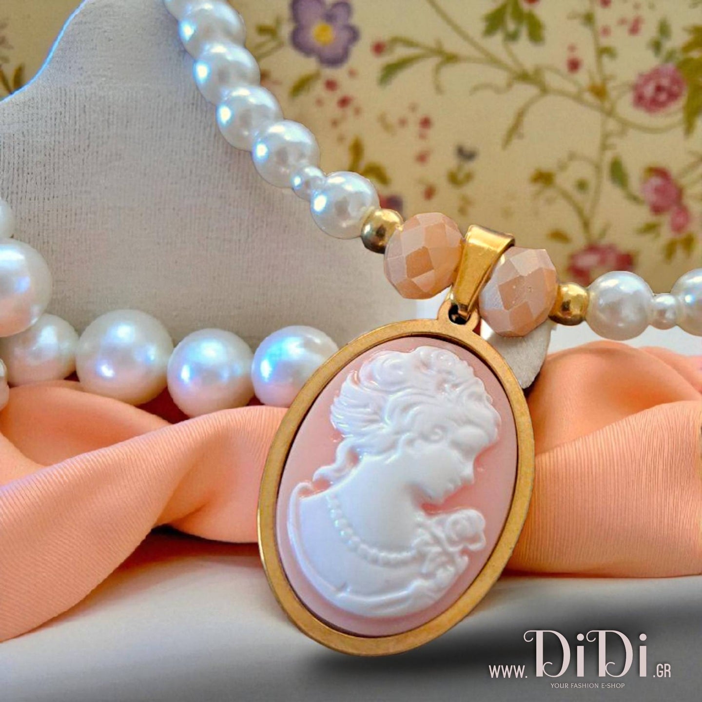 Κολιέ ατσάλινο με γυάλινες πέρλες & κρύσταλλα, στοιχείο ατσάλινο με ροζ καμέο 1,8cm x 2,5cm, σε κίτρινο χρυσό, 1410253