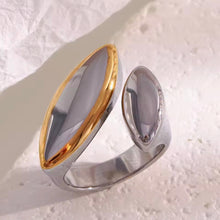 Φόρτωσε την φωτογραφία στο Gallery viewer, Ατσάλινο δαχτυλίδι μεγάλο, δίχρωμο ασημί - χρυσό, 1911255
