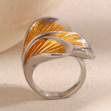 Φόρτωσε την φωτογραφία στο Gallery viewer, Ατσάλινο δαχτυλίδι μεγάλο, δίχρωμο ασημί - χρυσό, 1911253