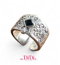 Φόρτωσε την φωτογραφία στο Gallery viewer, Δαχτυλίδι αντρικό ασήμι 925, αντικέ με μαυρη πετρα &amp; σχέδιο, 24112510