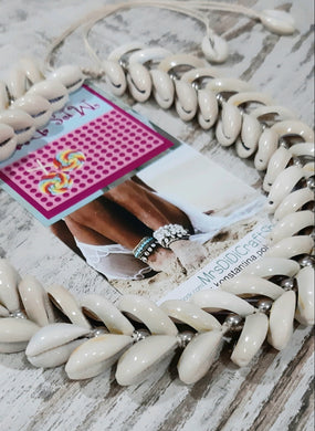 Κολιέ τσόκερ με φυσικά κοχύλια