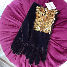 Φόρτωσε την φωτογραφία στο Gallery viewer, Γάντια καφέ βελούδινα με μπρονζέ πούλια