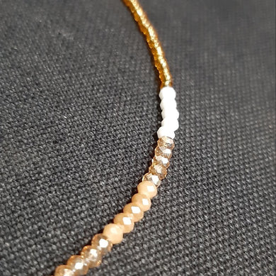 Κολιέ κοντό με καφέ γυάλινες χάντρες 2 & 3mm