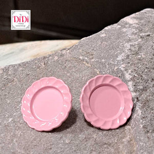 Σκουλαρίκια μινιατούρα σερβίτσιο ροζ πιατάκια Φ2,2cm