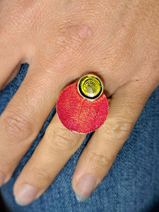 Δαχτυλίδι ορειχάλκινο με κόκκινο σμάλτο, διαμέτρου 2,4cm