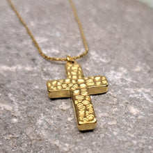 Φόρτωσε την φωτογραφία στο Gallery viewer, Ατσάλινο κολιέ σταυρός τύπου σφυριλατος, σεκίτρινο χρυσό