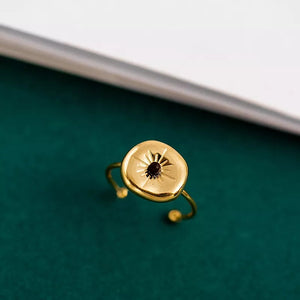 Ατσάλινο δαχτυλίδι ρυθμιζόμενο με ακανόνιστο σχήμα και πετρούλα στο κέντρο, σε κίτρινο χρυσό