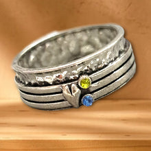 Φόρτωσε την φωτογραφία στο Gallery viewer, Δαχτυλίδι zinc alloy, ασημί με καρδιά και πέτρα