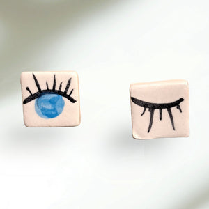 Σκουλαρίκια χειροποίητα κεραμικά τετράγωνα, με γαλάζιο μάτι